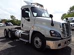 Used 2017 Freightliner Cascadia Day Cab 6x4, Semi Truck for sale #668138 - photo 4