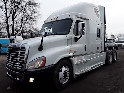 Used 2017 Freightliner Cascadia Sleeper Cab 6x4, Semi Truck for sale #673318 - photo 1