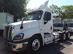 Used 2017 Freightliner Cascadia Day Cab 6x4, Semi Truck for sale #673798 - photo 1