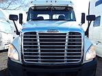 Used 2017 Freightliner Cascadia Day Cab 6x4, Semi Truck for sale #673886 - photo 3