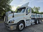 Used 2017 Freightliner Cascadia Day Cab 6x4, Semi Truck for sale #676781 - photo 3