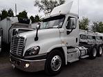 Used 2017 Freightliner Cascadia Day Cab 6x4, Semi Truck for sale #676782 - photo 3