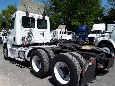 Used 2017 Freightliner Cascadia Day Cab 6x4, Semi Truck for sale #676784 - photo 2