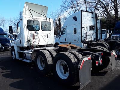 Used 2017 Freightliner Cascadia Day Cab 6x4, Semi Truck for sale #678821 - photo 2