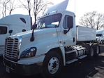 Used 2017 Freightliner Cascadia Day Cab 6x4, Semi Truck for sale #678821 - photo 1
