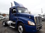 Used 2017 Freightliner Cascadia Day Cab 4x2, Semi Truck for sale #679441 - photo 4