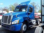 Used 2017 Freightliner Cascadia Day Cab 4x2, Semi Truck for sale #679453 - photo 3