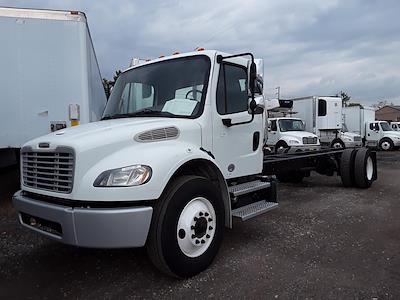 Used 2018 Freightliner M2 106 Conventional Cab 4x2, Cab Chassis for sale #680680 - photo 1
