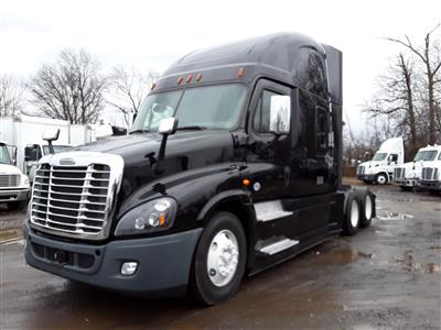 Used 2018 Freightliner Cascadia Sleeper Cab 6x4, Semi Truck for sale #682524 - photo 1