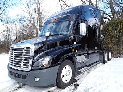 Used 2018 Freightliner Cascadia Sleeper Cab 6x4, Semi Truck for sale #682529 - photo 1