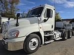 Used 2018 Freightliner Cascadia Day Cab 6x4, Semi Truck for sale #749429 - photo 1