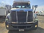 Used 2018 Freightliner Cascadia Day Cab 6x4, Semi Truck for sale #751070 - photo 3