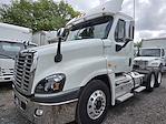 Used 2018 Freightliner Cascadia Day Cab 6x4, Semi Truck for sale #754513 - photo 1