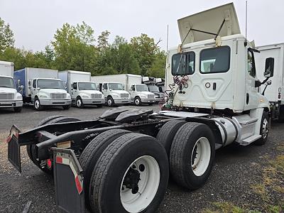 Used 2018 Freightliner Cascadia Day Cab 6x4, Semi Truck for sale #754514 - photo 2