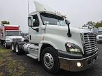 Used 2018 Freightliner Cascadia Day Cab 6x4, Semi Truck for sale #754514 - photo 1