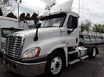 Used 2018 Freightliner Cascadia Day Cab 4x2, Semi Truck for sale #768993 - photo 1