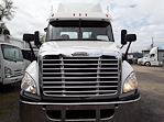 Used 2018 Freightliner Cascadia Day Cab 4x2, Semi Truck for sale #768993 - photo 3