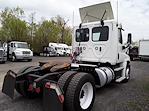 Used 2018 Freightliner Cascadia Day Cab 4x2, Semi Truck for sale #768993 - photo 5