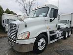 Used 2018 Freightliner Cascadia Day Cab 6x4, Semi Truck for sale #769738 - photo 1