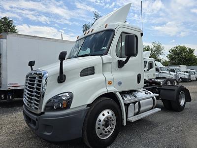 2018 Freightliner Cascadia Day Cab 4x2, Semi Truck for sale #769841 - photo 1