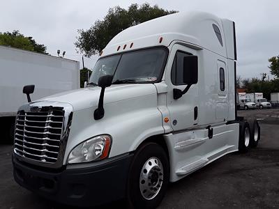 Used 2018 Freightliner Cascadia Sleeper Cab 6x4, Semi Truck for sale #778809 - photo 1