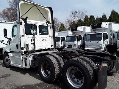 Used 2019 Freightliner Cascadia Day Cab 6x4, Semi Truck for sale #782144 - photo 2