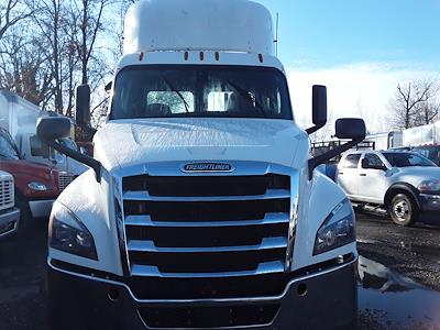 Used 2019 Freightliner Cascadia Day Cab 6x4, Semi Truck for sale #786655 - photo 2