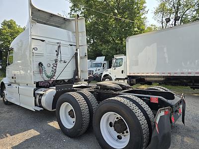 Used 2019 Volvo VNR 6x4, Semi Truck for sale #787043 - photo 2