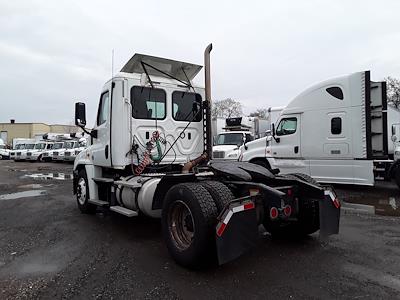 Used 2018 Freightliner Cascadia Day Cab 4x2, Semi Truck for sale #788399 - photo 2