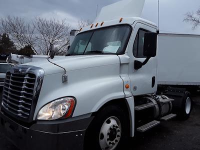 Used 2018 Freightliner Cascadia Day Cab 4x2, Semi Truck for sale #788967 - photo 1