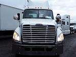 Used 2018 Freightliner Cascadia Day Cab 4x2, Semi Truck for sale #788967 - photo 3