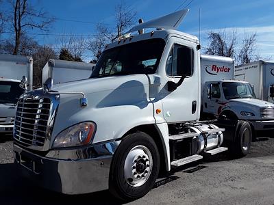 Used 2018 Freightliner Cascadia Day Cab 4x2, Semi Truck for sale #788968 - photo 1