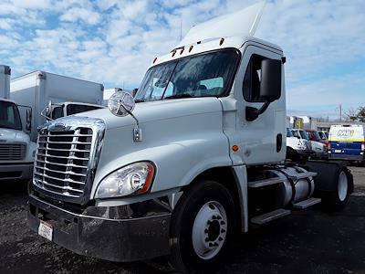 Used 2018 Freightliner Cascadia Day Cab 4x2, Semi Truck for sale #788969 - photo 1