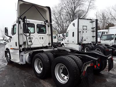 Used 2019 Freightliner Cascadia Day Cab 6x4, Semi Truck for sale #789437 - photo 2