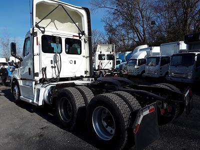 Used 2019 Freightliner Cascadia Day Cab 6x4, Semi Truck for sale #789441 - photo 2