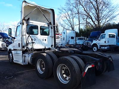 Used 2019 Freightliner Cascadia Day Cab 6x4, Semi Truck for sale #789442 - photo 2