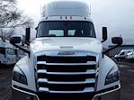 Used 2019 Freightliner Cascadia Day Cab 6x4, Semi Truck for sale #789447 - photo 3