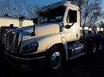 Used 2019 Freightliner Cascadia Day Cab 6x4, Semi Truck for sale #808821 - photo 1