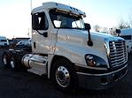 Used 2019 Freightliner Cascadia Day Cab 6x4, Semi Truck for sale #808821 - photo 4