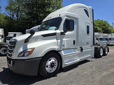 Used 2019 Freightliner Cascadia Sleeper Cab 6x4, Semi Truck for sale #811644 - photo 1