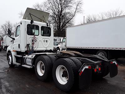 Used 2019 Freightliner Cascadia Day Cab 6x4, Semi Truck for sale #812917 - photo 2