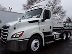 Used 2019 Freightliner Cascadia Day Cab 6x4, Semi Truck for sale #812917 - photo 1