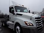 Used 2019 Freightliner Cascadia Day Cab 6x4, Semi Truck for sale #812917 - photo 4