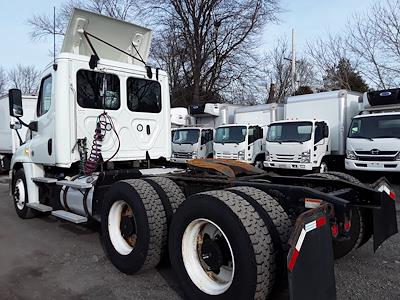 Used 2019 Freightliner Cascadia Day Cab 6x4, Semi Truck for sale #813368 - photo 2