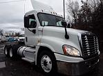 Used 2019 Freightliner Cascadia Day Cab 6x4, Semi Truck for sale #813620 - photo 4