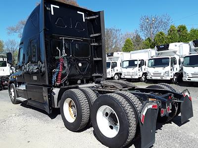 Used 2019 Freightliner Cascadia Sleeper Cab 6x4, Semi Truck for sale #826413 - photo 2