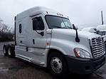 Used 2019 Freightliner Cascadia Sleeper Cab 6x4, Semi Truck for sale #834713 - photo 4