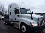 Used 2019 Freightliner Cascadia Sleeper Cab 6x4, Semi Truck for sale #862184 - photo 4