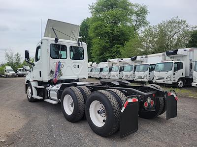 Used 2019 Freightliner Cascadia Day Cab 6x4, Semi Truck for sale #876659 - photo 2