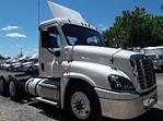 Used 2020 Freightliner Cascadia Day Cab 6x4, Semi Truck for sale #895108 - photo 4